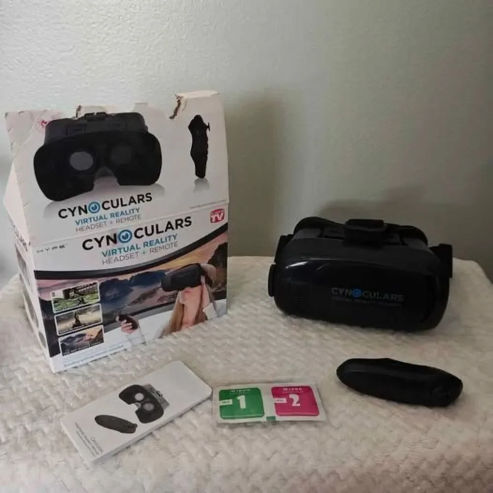 Cynoculars Virtual Reality Headset + Remote